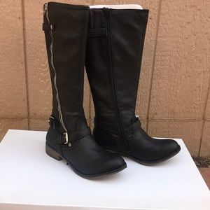 NWT Women’s Black Boots size 8